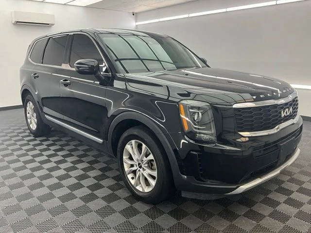 Used 2022 Black Kia LX image 3