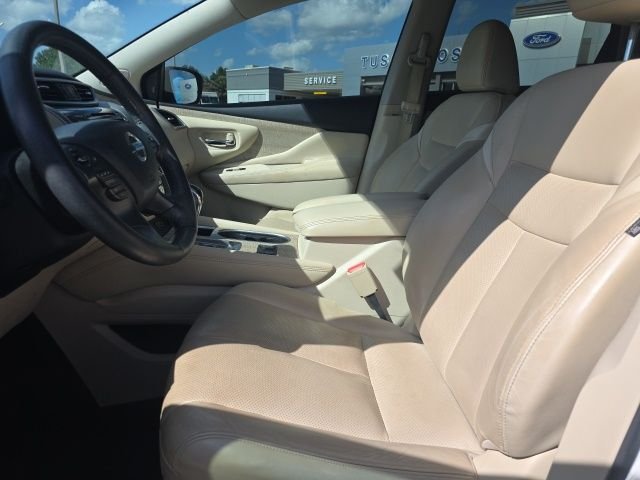 Used 2019 White Nissan SL image 9