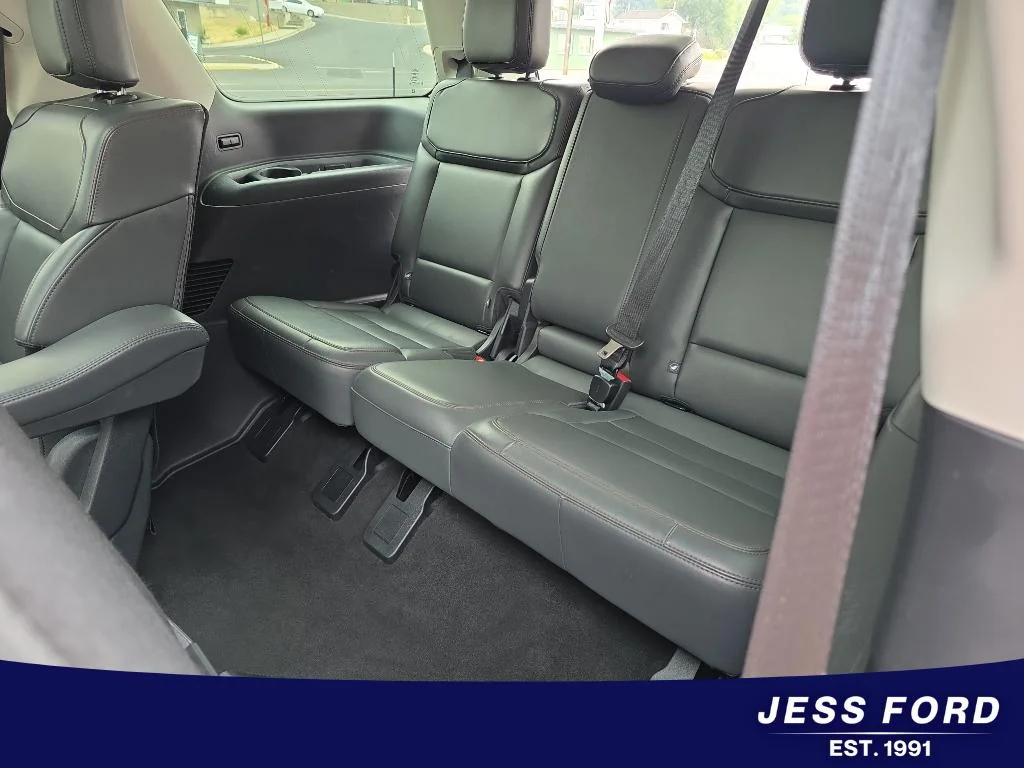 Used 2025 Oxford White Ford Active image 15