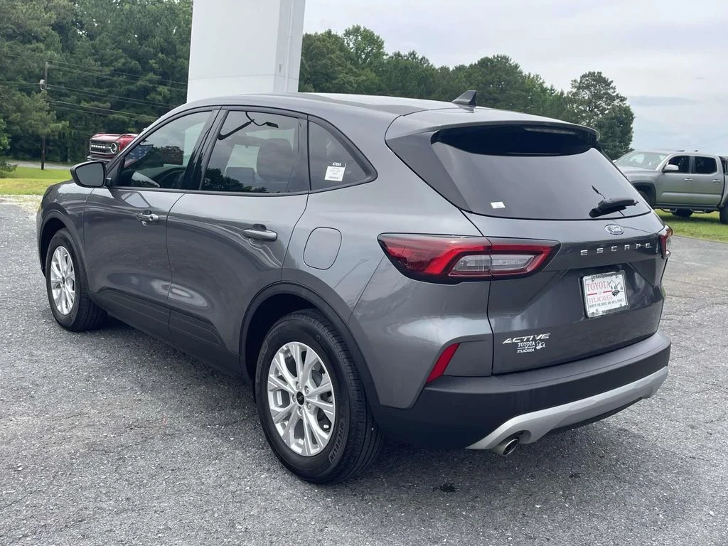 Used 2026 CARBONIZED GRAY METALLIC Ford Active image 4