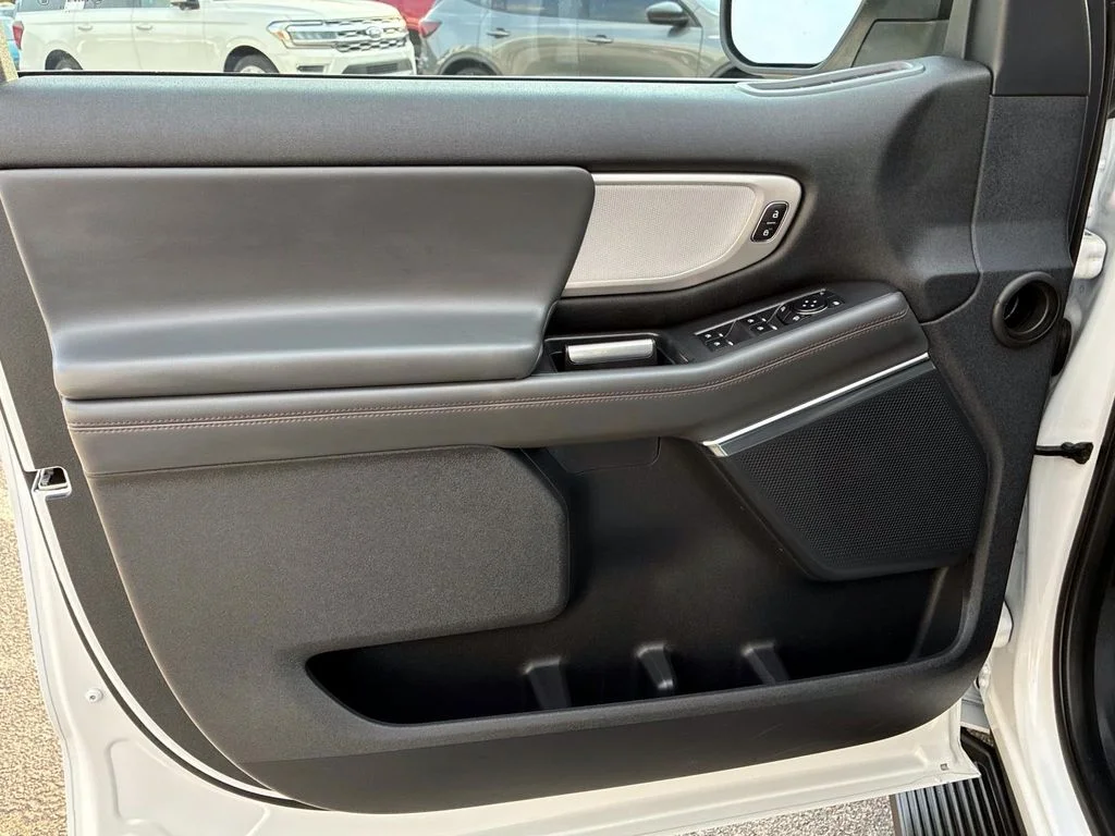 Used 2025 Oxford White Ford Active image 24