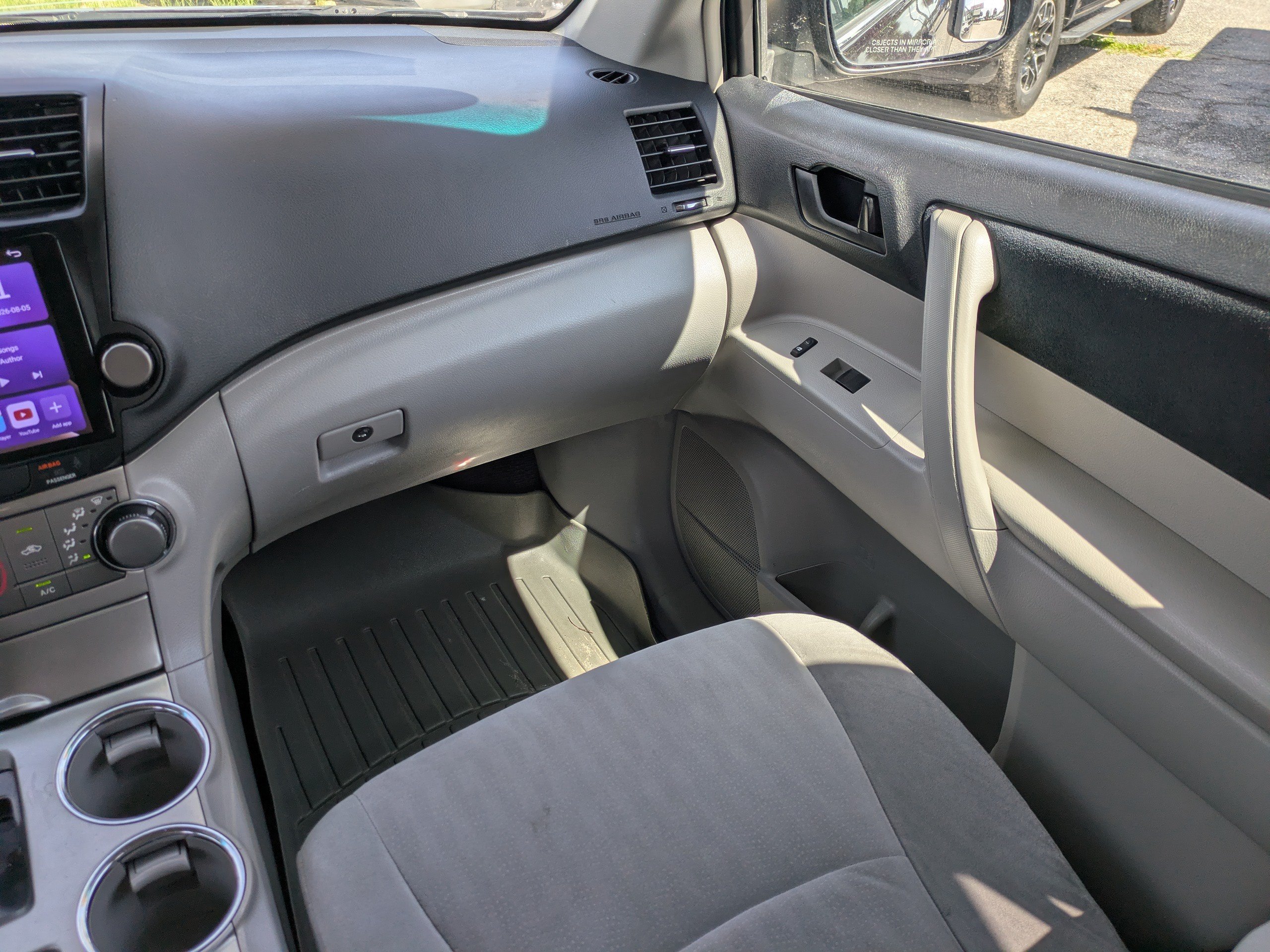 Used 2012 Red Toyota  image 16