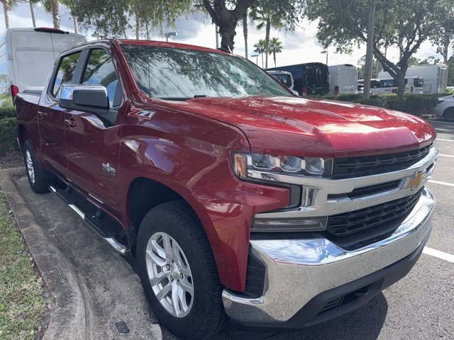 2020 Chevrolet Silverado 1500 LT photo 2