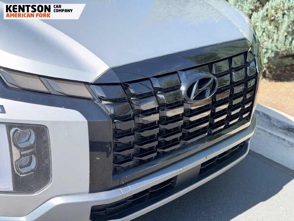 Used 2025 Silver Hyundai SEL image 11