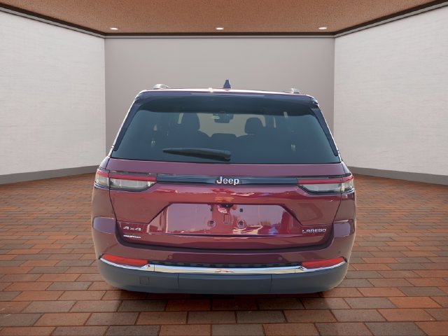 Used 2023 Red Jeep Laredo image 28