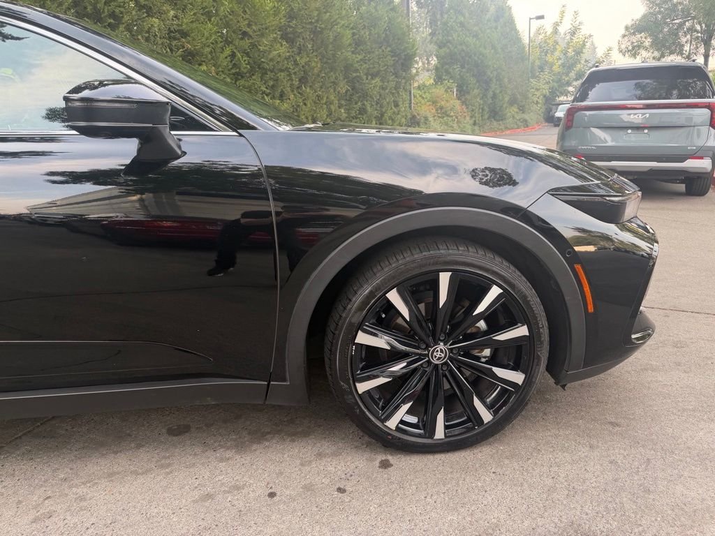 Used 2023 Black Toyota Platinum image 3