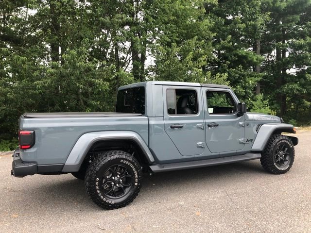 Used 2025 Gray Jeep High Tide image 5