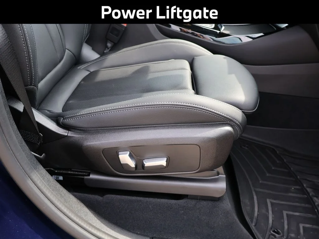 Used 2023 Blue BMW xDrive30i image 13