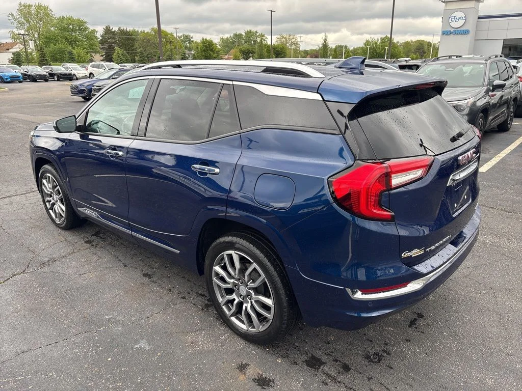 Used 2022 Blue GMC Denali image 5