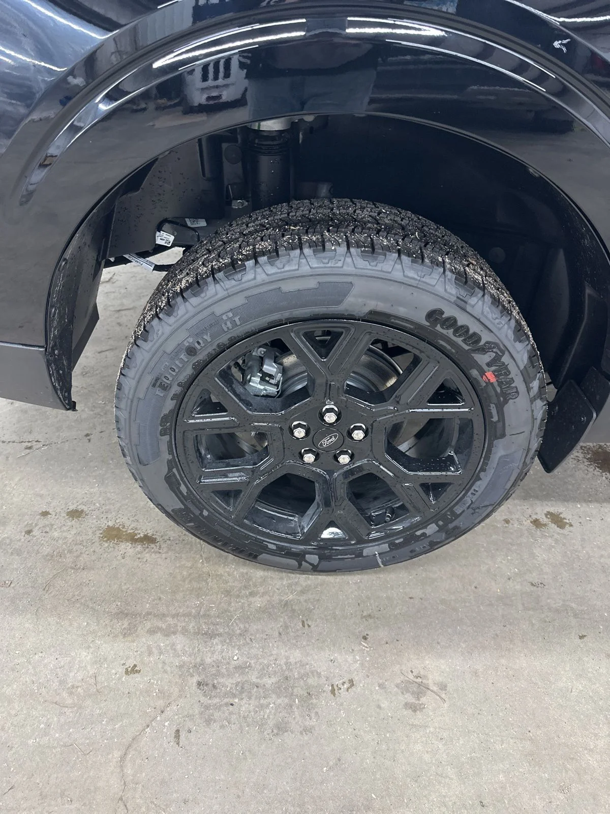 New 2025 Shadow Black Ford XLT image 11