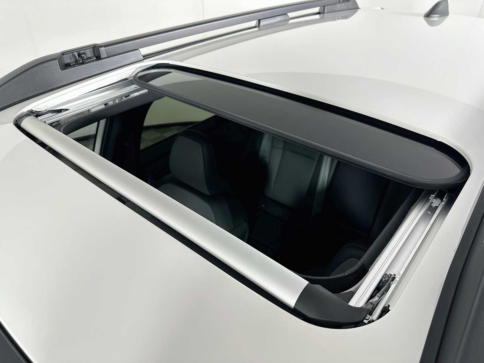 New 2026 CRYSTAL WHITE PEARL Subaru Premium image 20