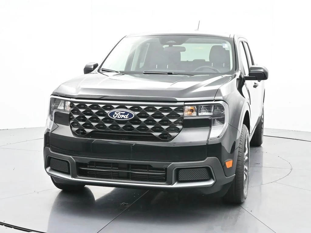 New 2025 Shadow Black Ford XLT image 2