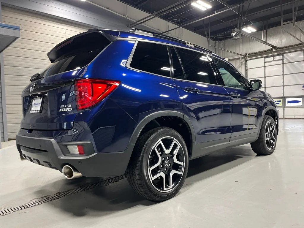 Certified Used 2023 Obsidian Blue Pearl Honda AWD ELITE image 7
