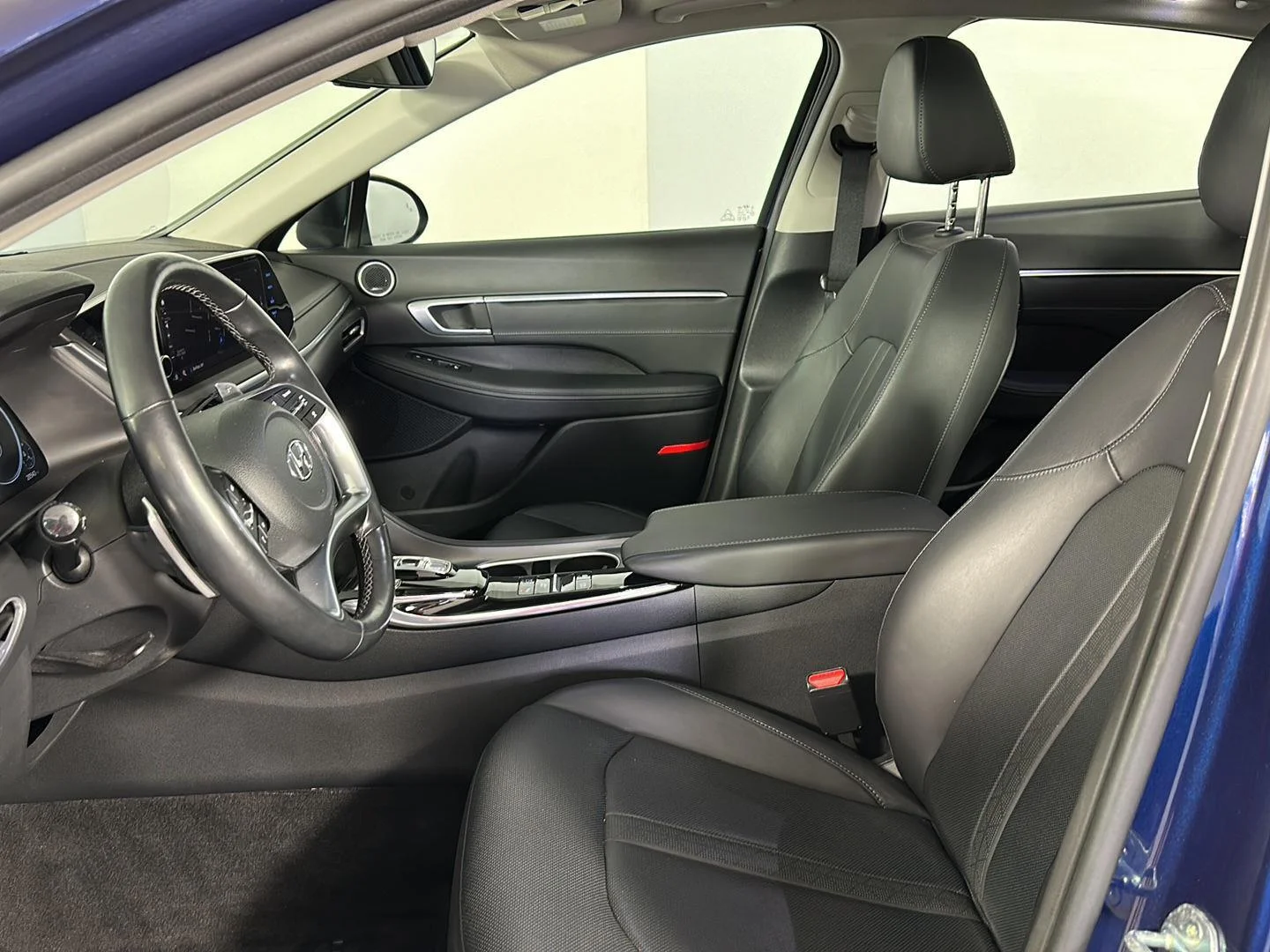 Used 2021 Stormy Sea Hyundai Limited image 6