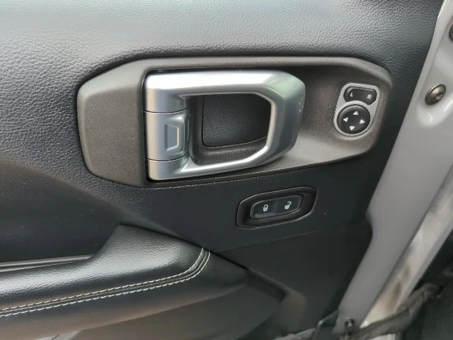 Used 2018 Gray Jeep Unlimited Sahara image 17