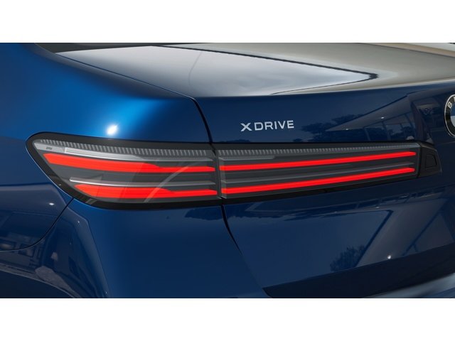 New 2027 Tanzanite Blue II Metallic BMW 740 image 8