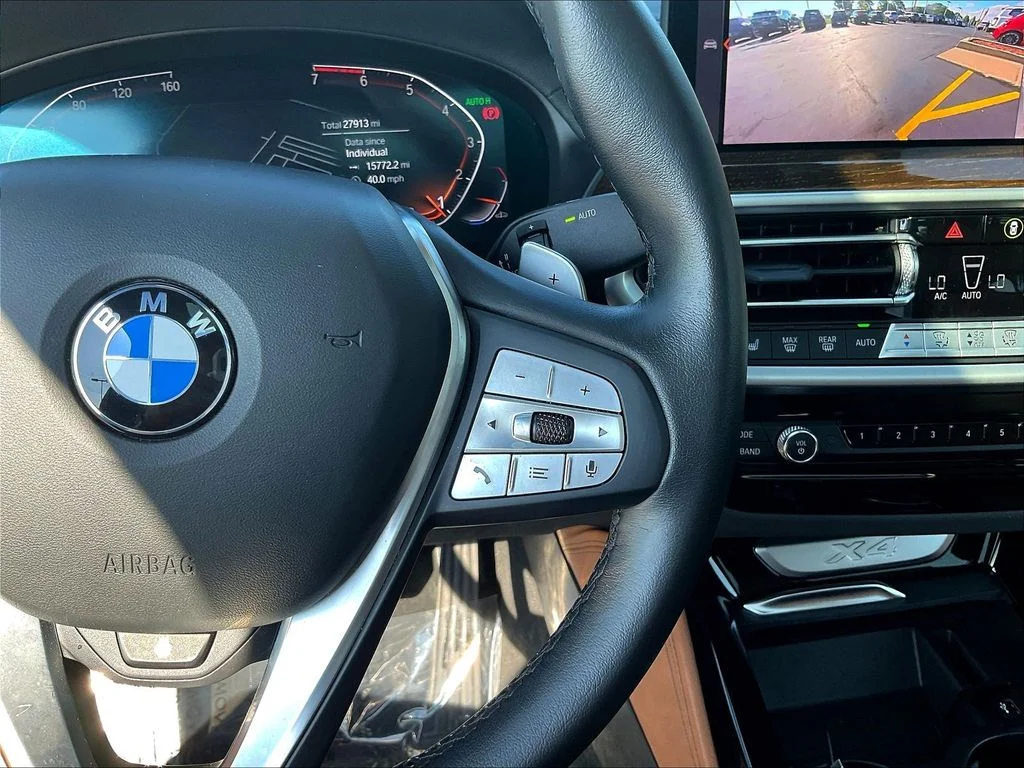Used 2022  BMW xDrive30i image 12