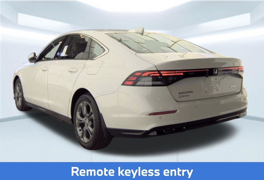 Used 2023 White Honda EX-L image 4