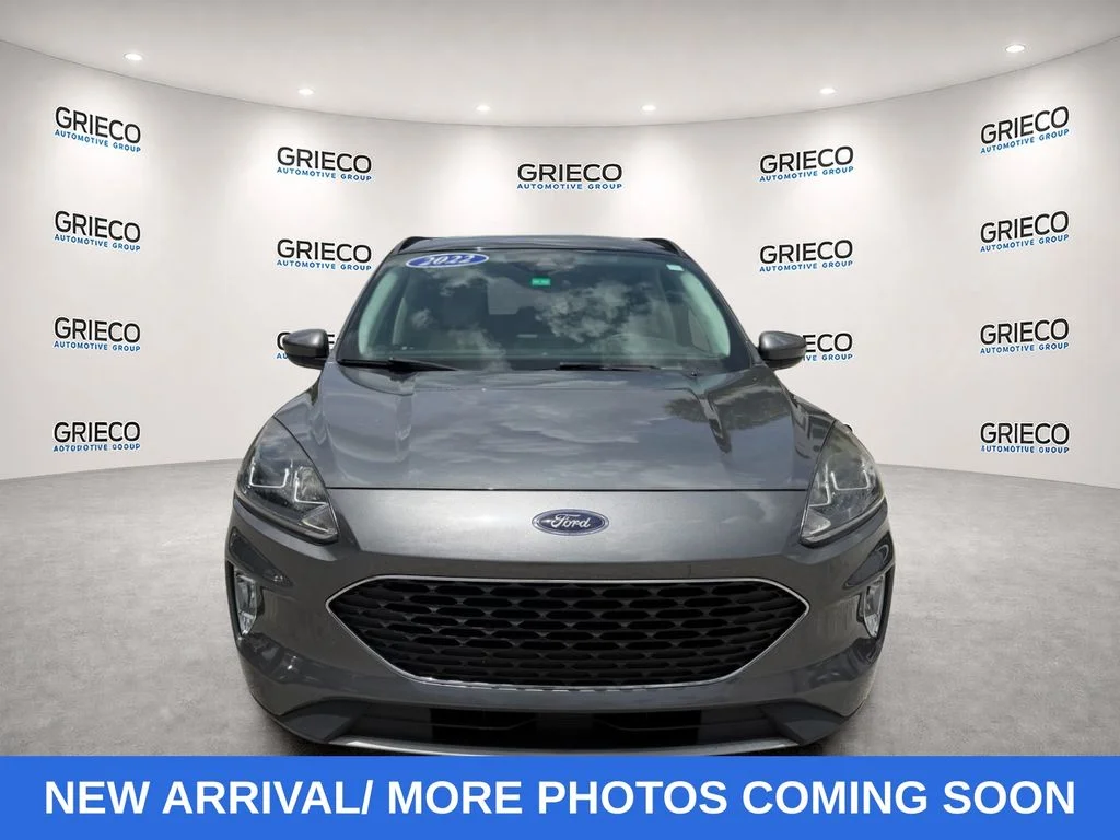 Used 2022 Gray Ford SEL image 2