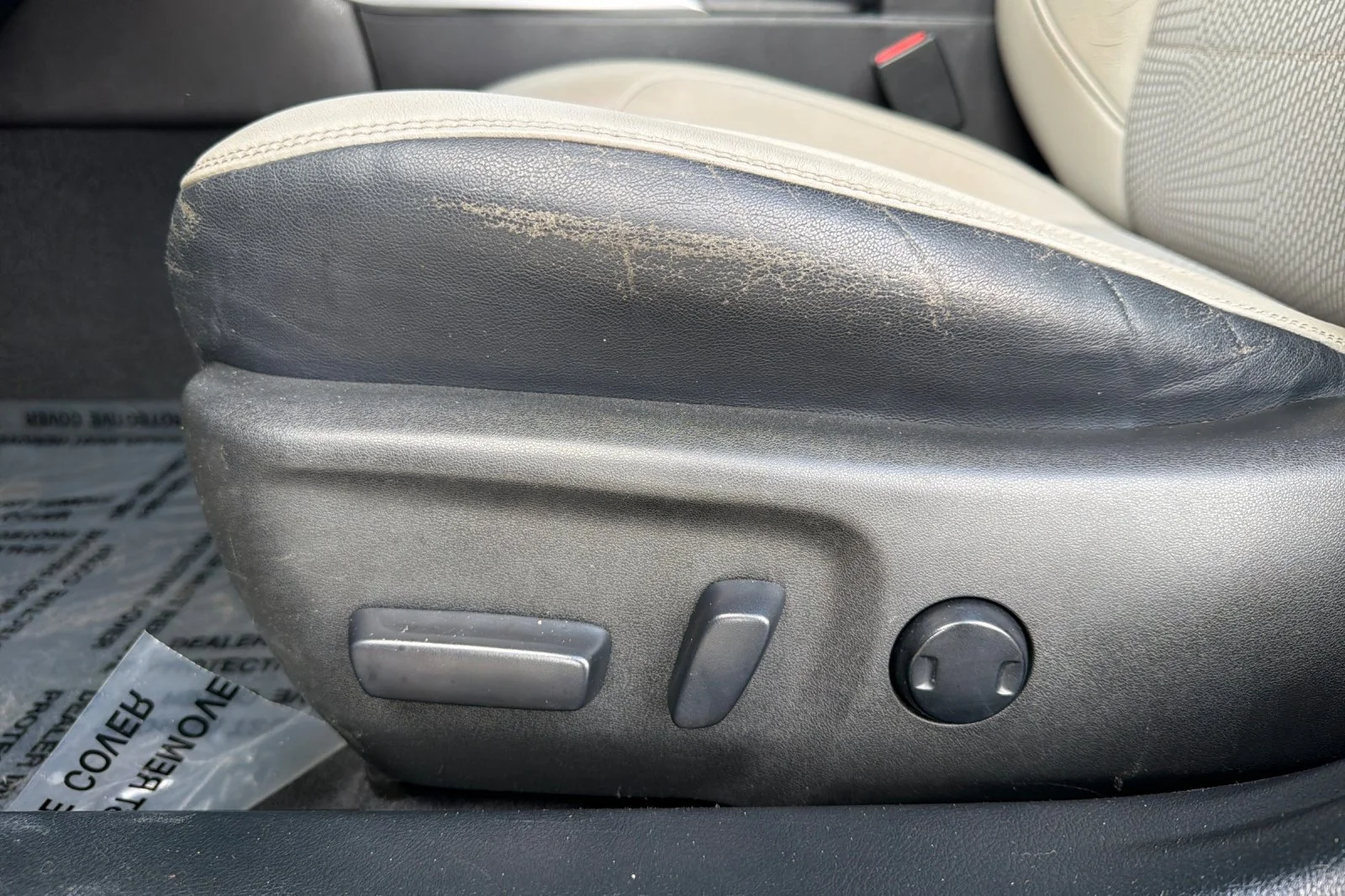 Used 2016 Gray Toyota SE image 15