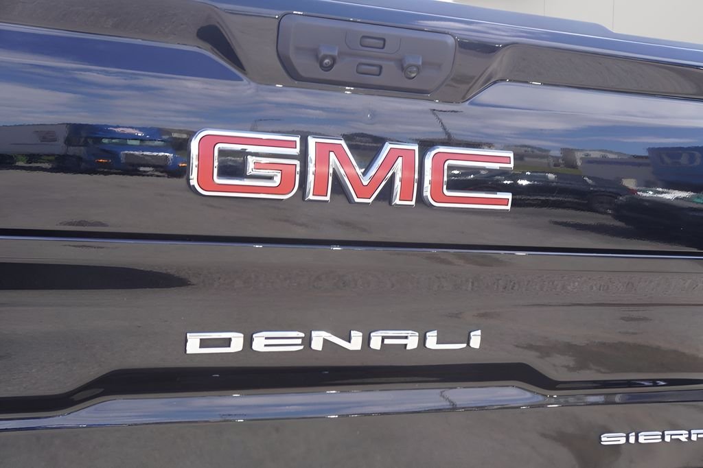 Used 2024 Onyx Black GMC Denali image 10