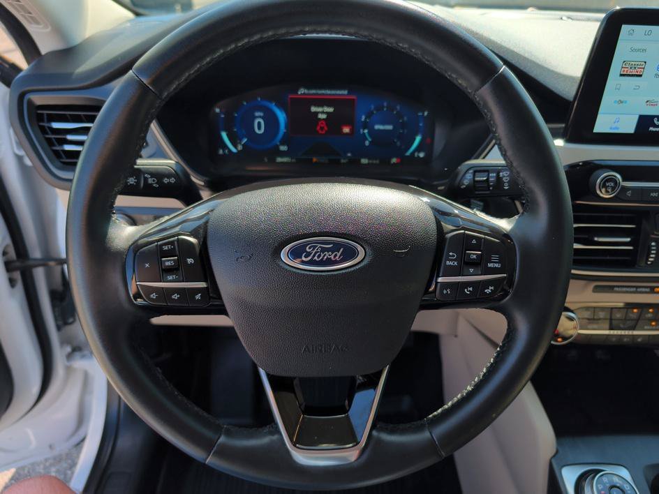 Used 2022 Oxford White Ford SEL image 18