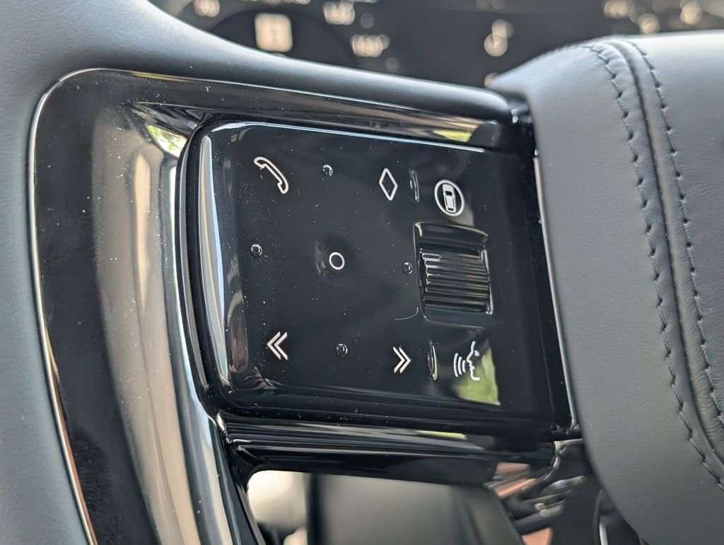 New 2026 Narvik Black Land Rover SV image 28