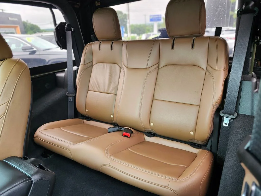Used 2023 Green Jeep Rubicon image 12