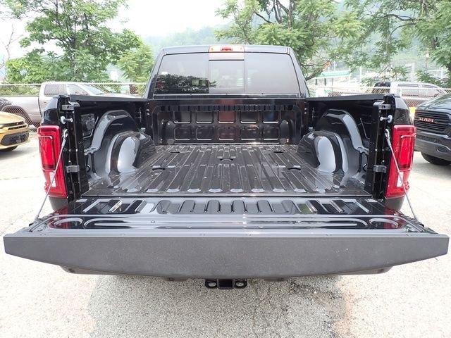 New 2026 Diamond Black Crystal Pearl-Coat Exterior Paint RAM Big Horn image 7