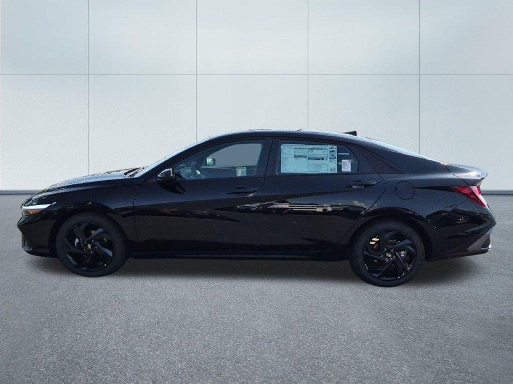 New 2026 Black Hyundai SEL Sport Plus image 3