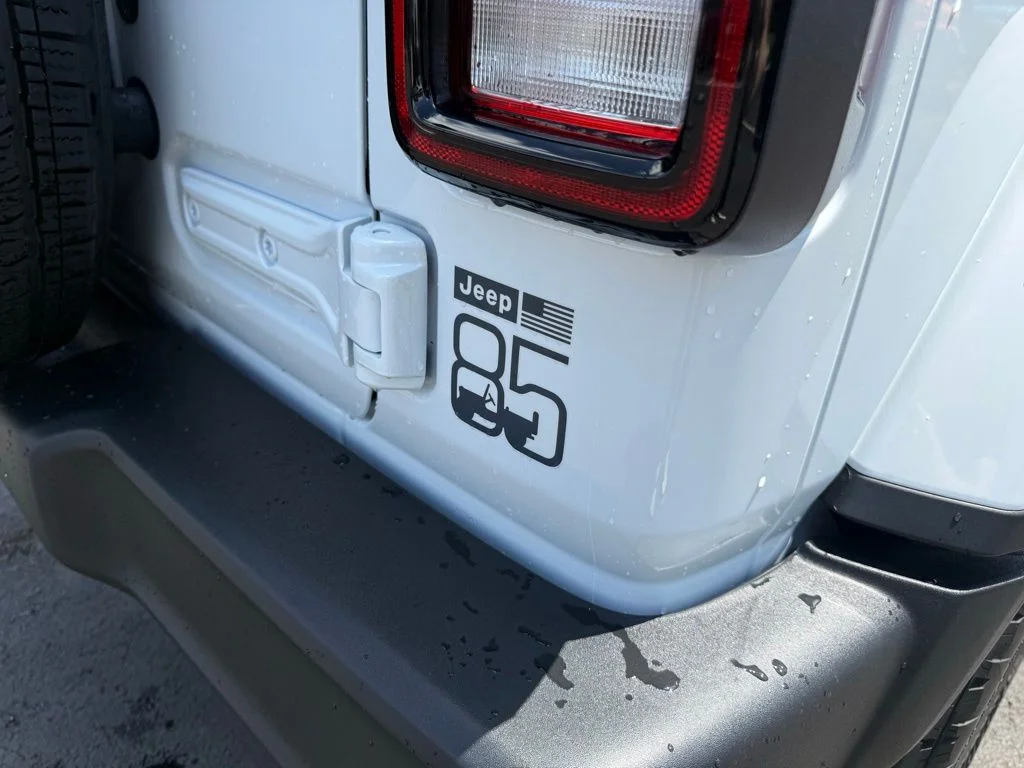 New 2026 Bright White Clear-Coat Exterior Paint Jeep 85th Anniversary Edition image 47