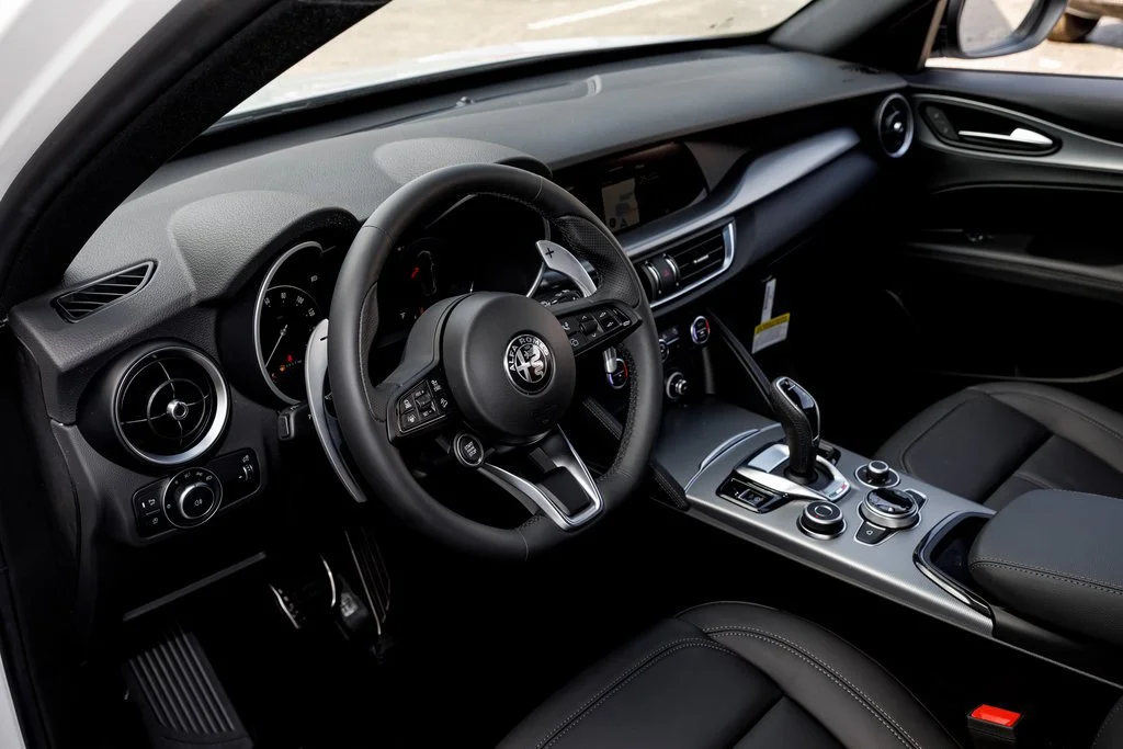 2025 Alfa Romeo Stelvio Base - Photo 21