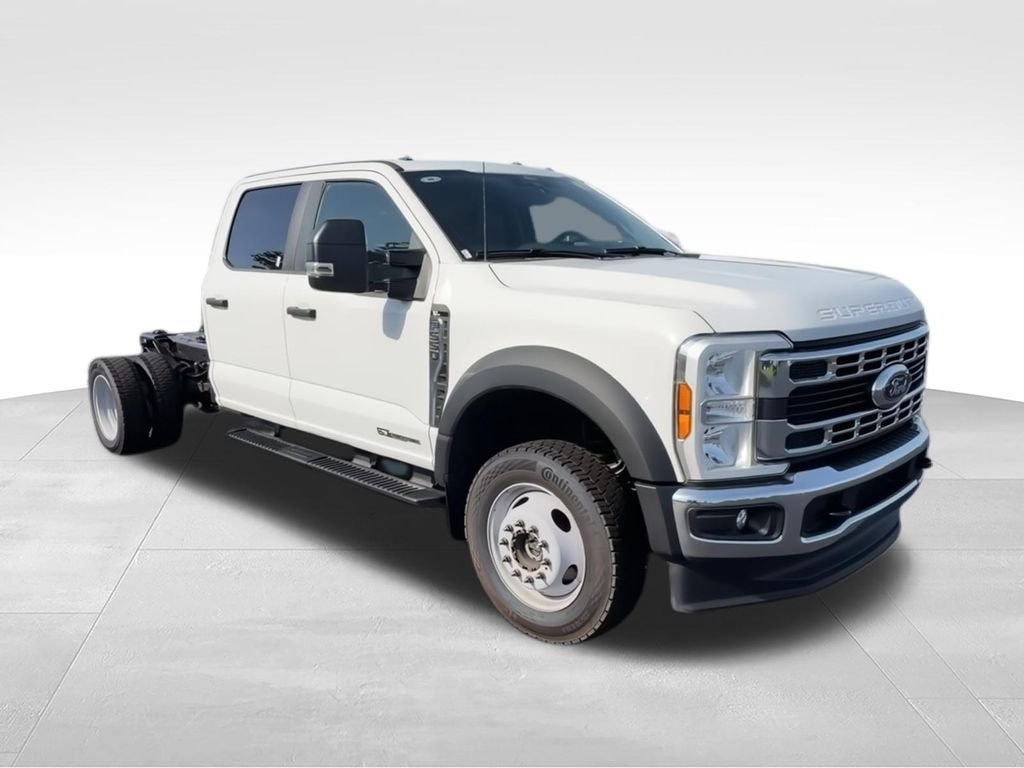 Used 2025 White Ford XL image 3