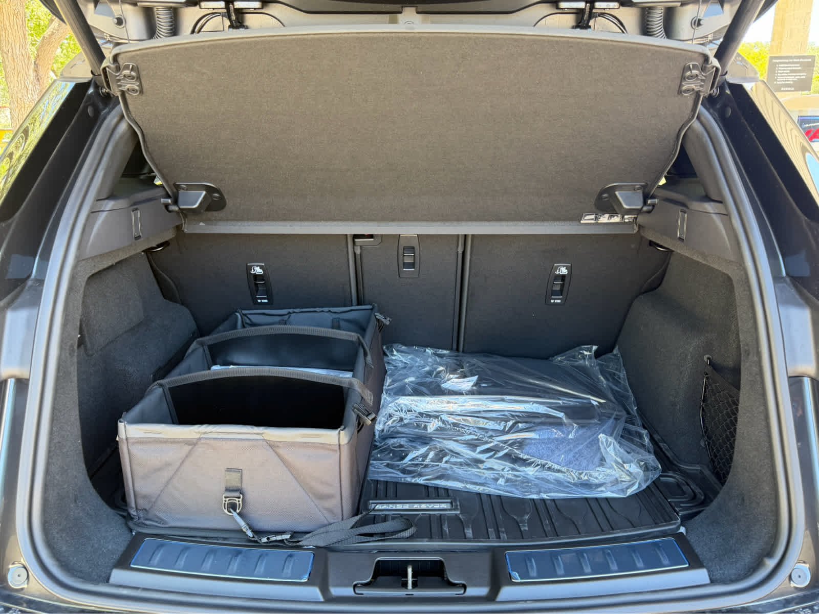 New 2026 Carpathian Grey Land Rover Core S image 21