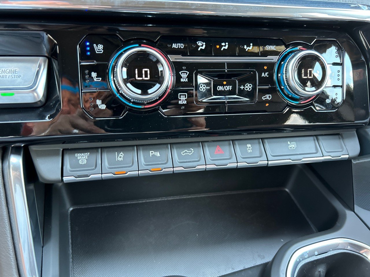 2026 GMC Sierra 3500HD Denali - Photo 12