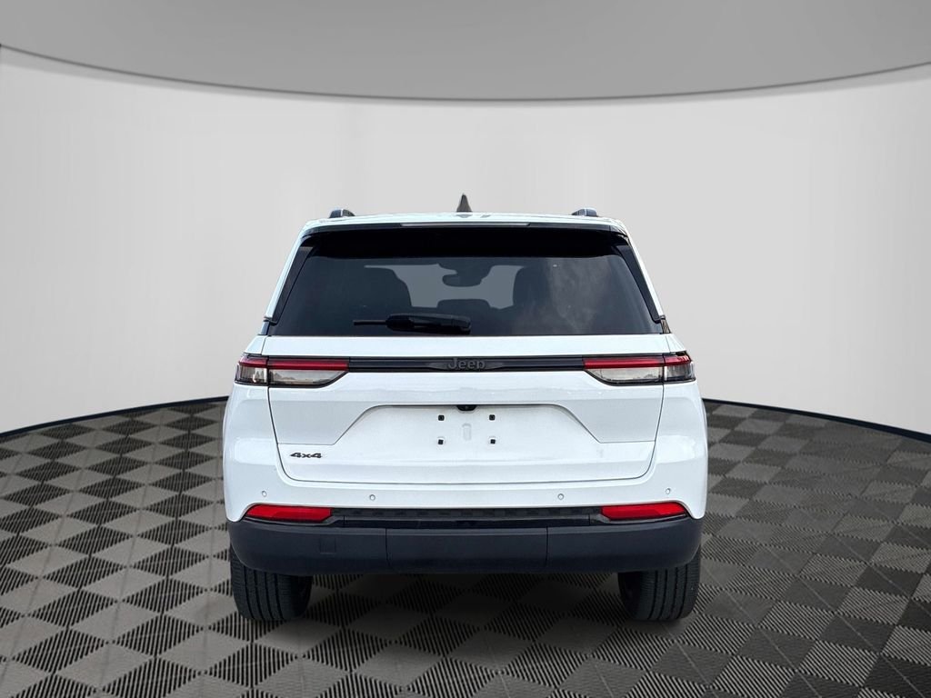 Used 2023 White Jeep Altitude X image 6