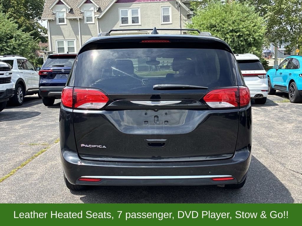 Used 2017 Black Chrysler Touring L image 6
