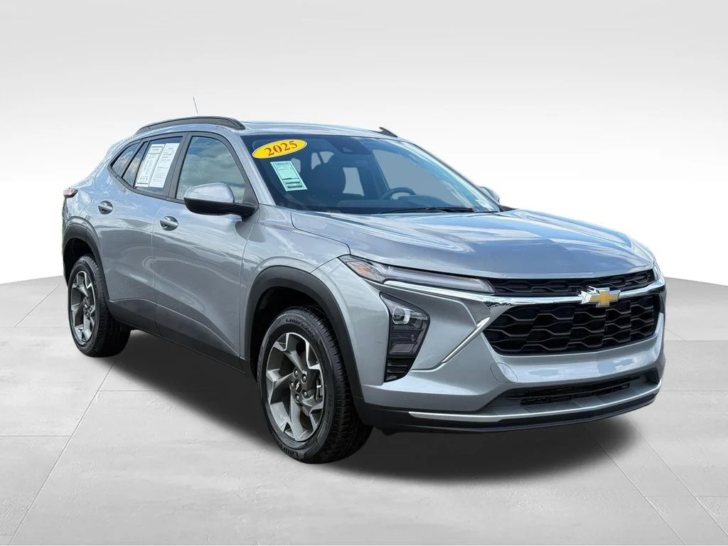 Used 2025 Gray Chevrolet LT image 29
