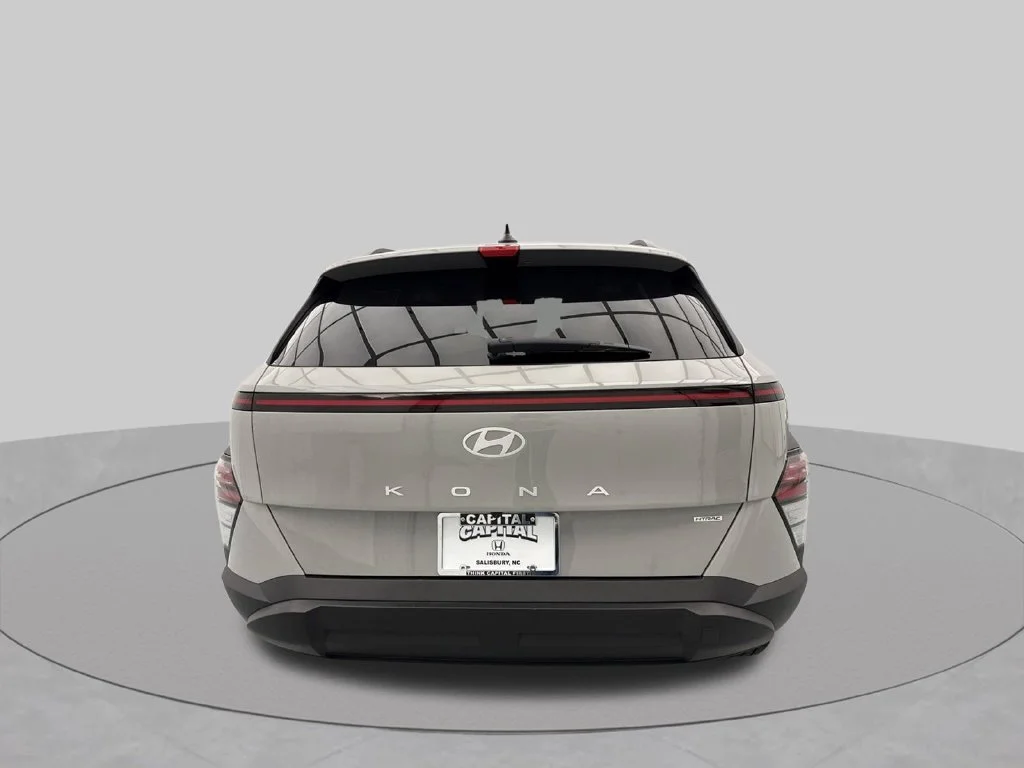 2024 Hyundai Kona SEL SUV Slide 5
