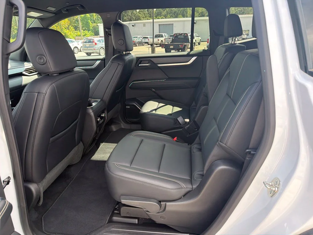 Used 2026 Summit White GMC Elevation image 31