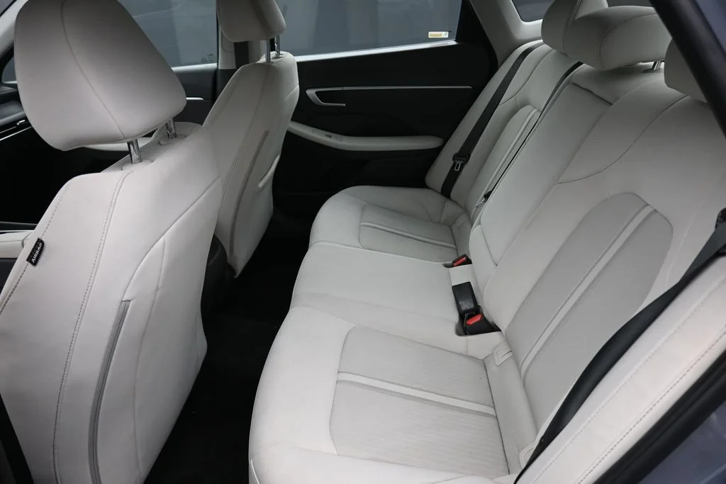 Used 2025 Blue Hyundai SEL image 15