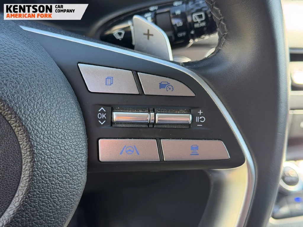Used 2025 Silver Hyundai SEL image 15