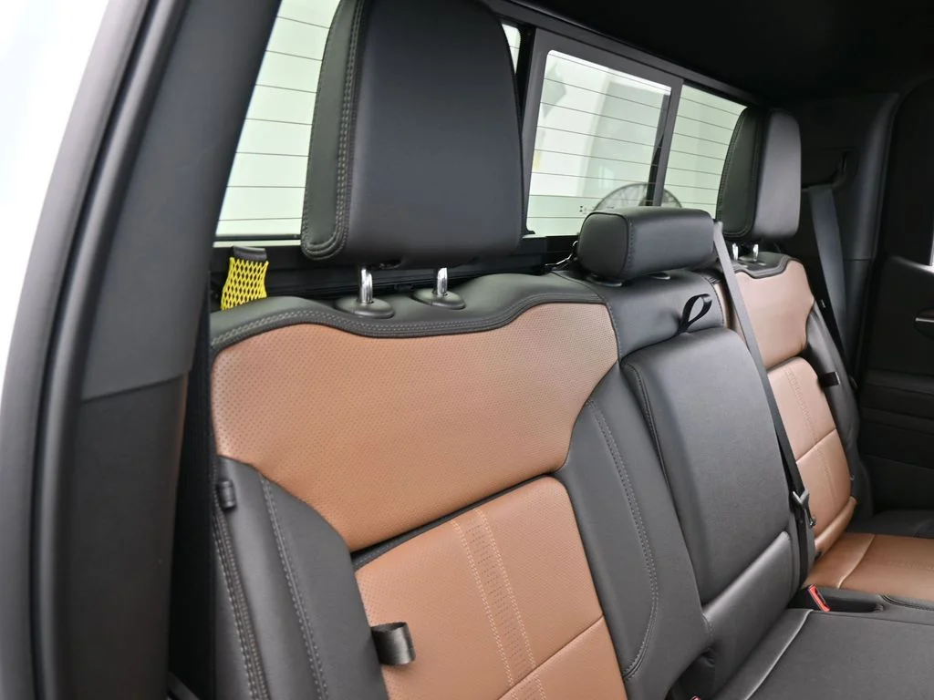 Used 2026 Summit White Chevrolet High Country image 50