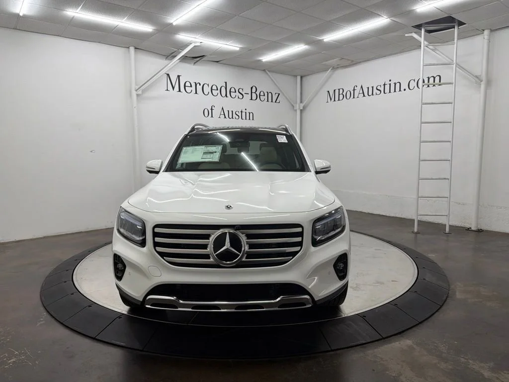 New 2026 White Mercedes-Benz GLB 250 image 2