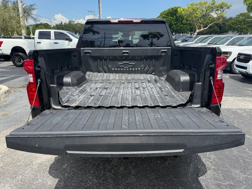 Used 2025 Black Chevrolet Custom image 14