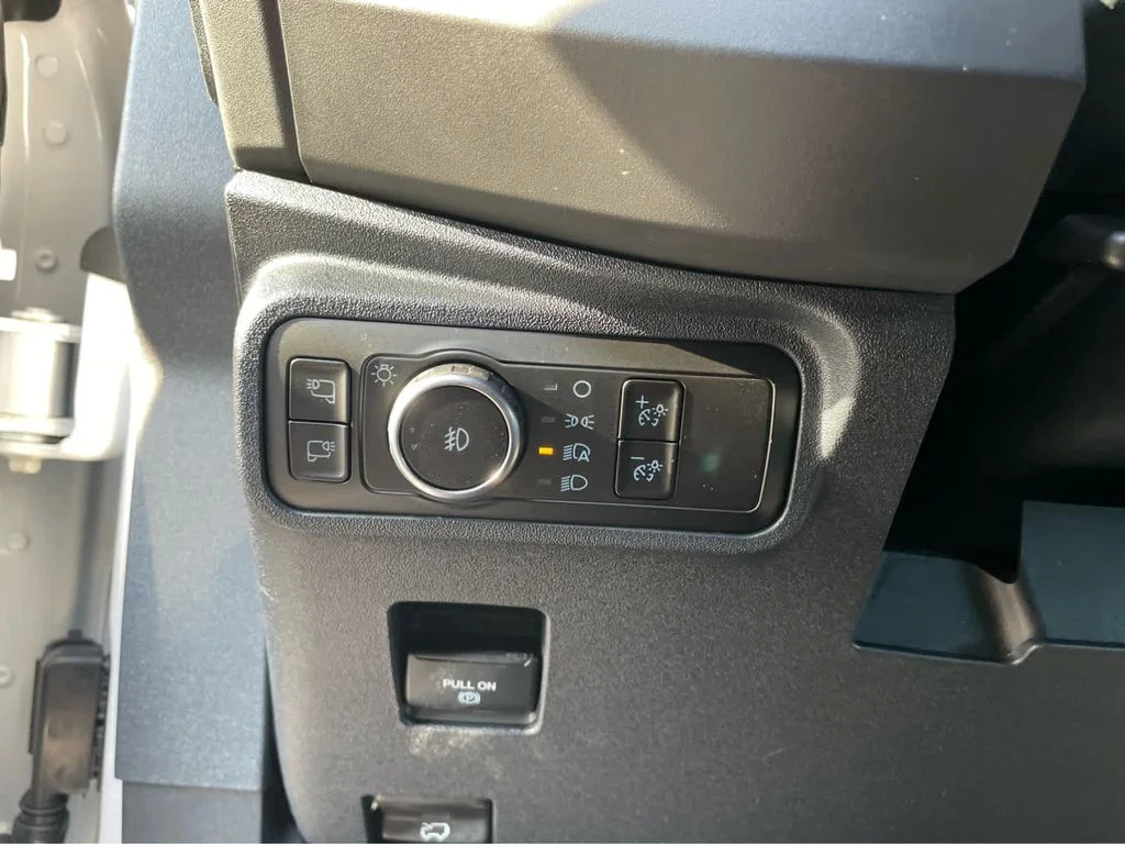 New 2025 Oxford White Ford Badlands® image 12