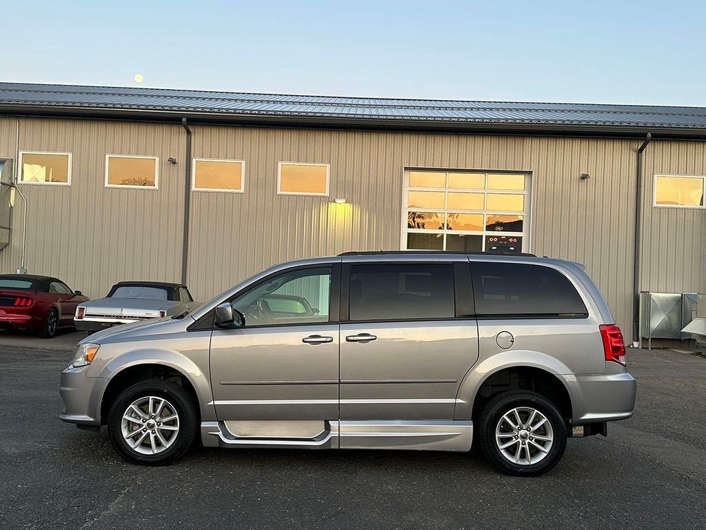 Used 2014 Silver Dodge Wheelchair Accessible- SXT image 9