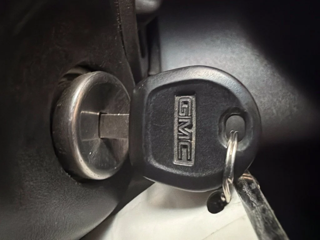 Used 2021 Summit White GMC Base image 19
