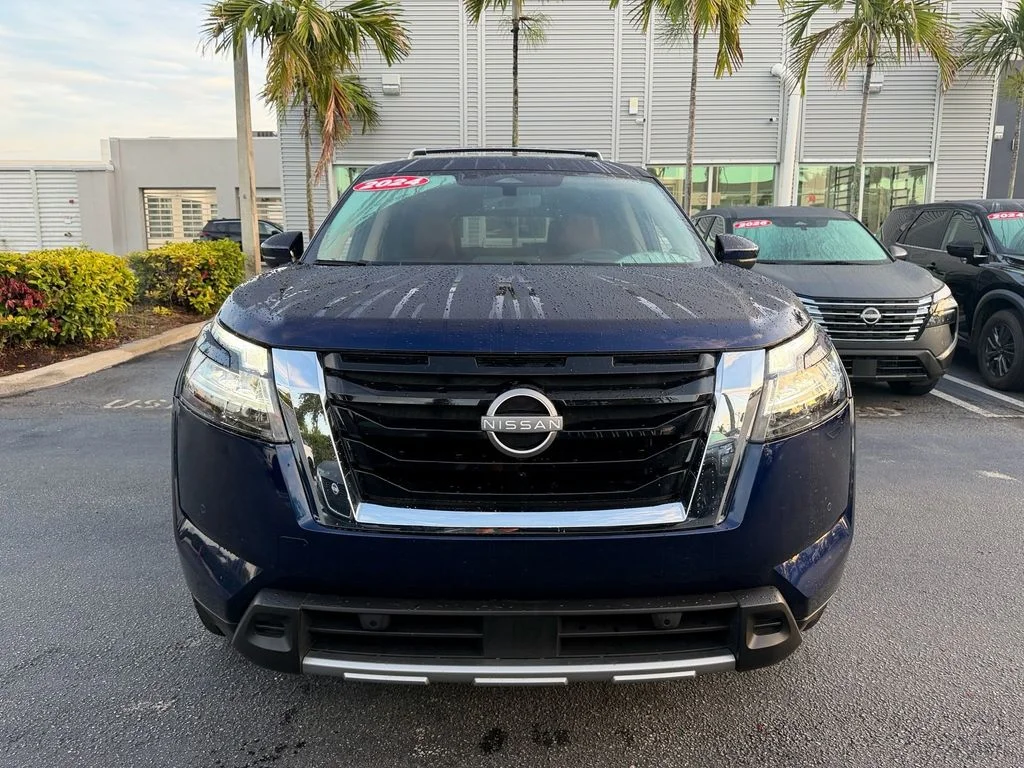 Certified Used 2024 Blue Nissan Platinum image 2