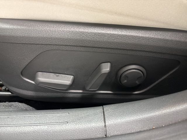 Certified Used 2023 Silver Hyundai SEL image 9
